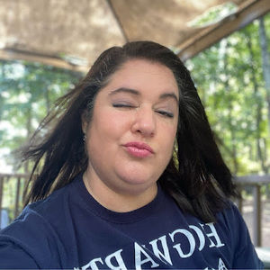 Meet your Posher, Laura